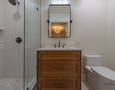1117 W Monroe Street - Photo Thumbnail 4
