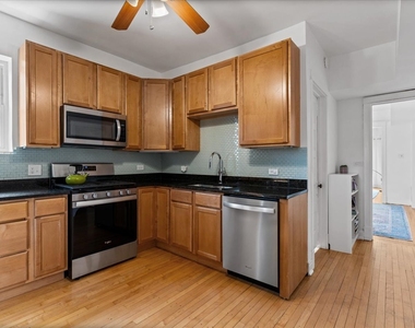2206 W Eastwood Avenue - Photo Thumbnail 6