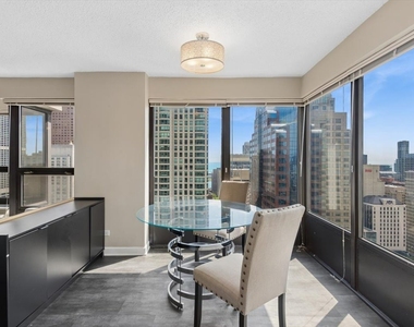 30 E Huron Street - Photo Thumbnail 6