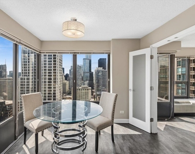 30 E Huron Street - Photo Thumbnail 5