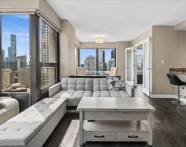 30 E Huron Street - Photo Thumbnail 2