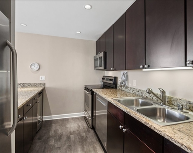 30 E Huron Street - Photo Thumbnail 10