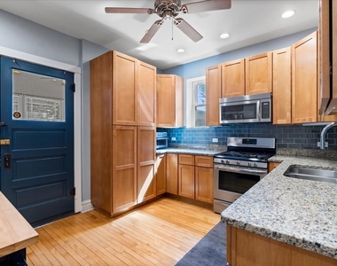 2206 W Eastwood Avenue - Photo Thumbnail 10