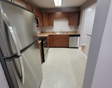 803 Garden Circle - Photo Thumbnail 1