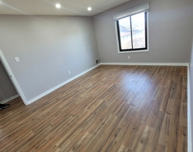 803 Garden Circle - Photo Thumbnail 19
