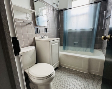 2626 W Balmoral Avenue - Photo Thumbnail 7