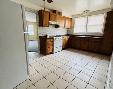 2626 W Balmoral Avenue - Photo Thumbnail 4