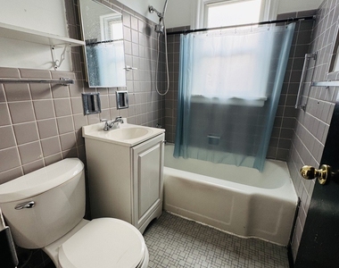 2626 W Balmoral Avenue - Photo Thumbnail 8
