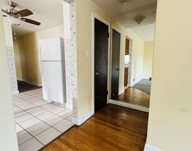 2626 W Balmoral Avenue - Photo Thumbnail 3
