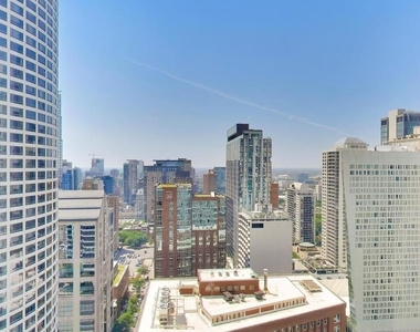 111 E Chestnut Street - Photo Thumbnail 10