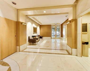 111 E Chestnut Street - Photo Thumbnail 6