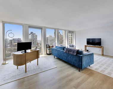 111 E Chestnut Street - Photo Thumbnail 23