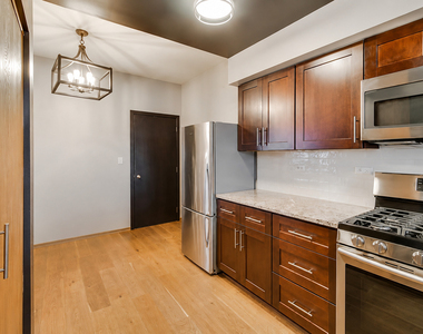 1052 Ripple Ridge - Photo Thumbnail 2