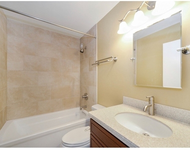 211 E Ohio Street - Photo Thumbnail 9