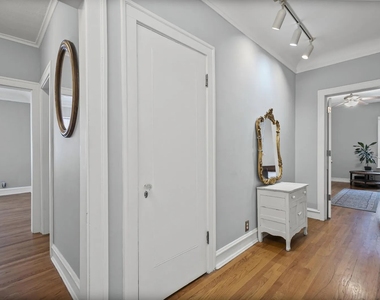 906 Oakton Street - Photo Thumbnail 4
