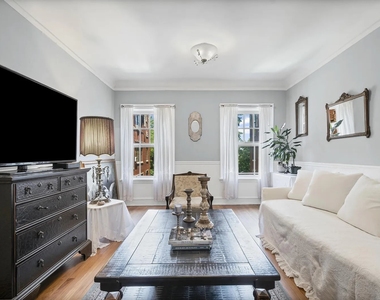 906 Oakton Street - Photo Thumbnail 7