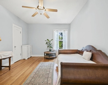 906 Oakton Street - Photo Thumbnail 16