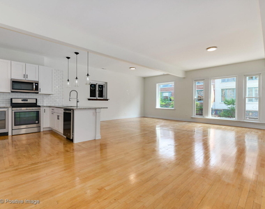 1618 W Chicago Avenue - Photo Thumbnail 3
