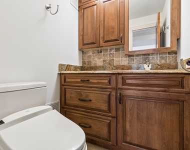 200 E Delaware Place - Photo Thumbnail 33