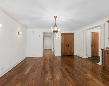 200 E Delaware Place - Photo Thumbnail 8