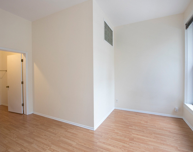 1312 S Wabash Avenue - Photo Thumbnail 4
