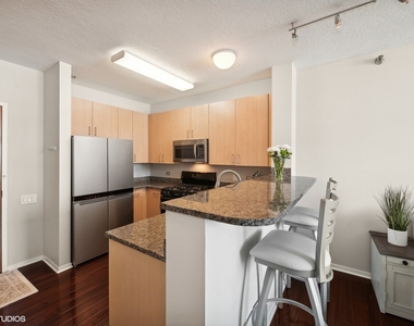 600 N Kingsbury Street - Photo Thumbnail 6
