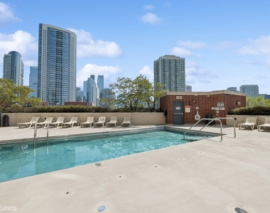600 N Kingsbury Street - Photo Thumbnail 11