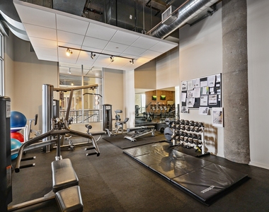 900 N Kingsbury Street - Photo Thumbnail 16