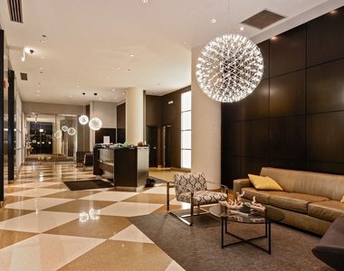 900 N Kingsbury Street - Photo Thumbnail 15