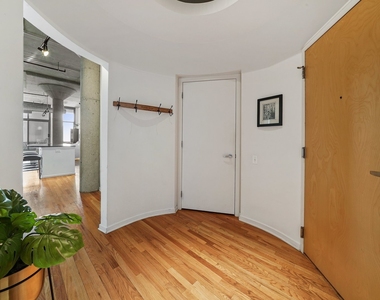900 N Kingsbury Street - Photo Thumbnail 13