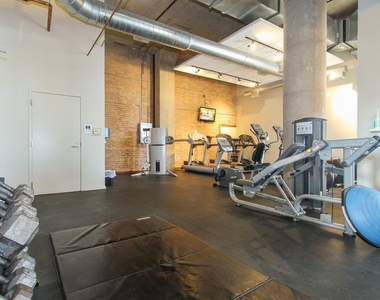 900 N Kingsbury Street - Photo Thumbnail 18