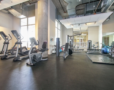 900 N Kingsbury Street - Photo Thumbnail 17