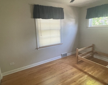 801 S Fairfield Avenue - Photo Thumbnail 10