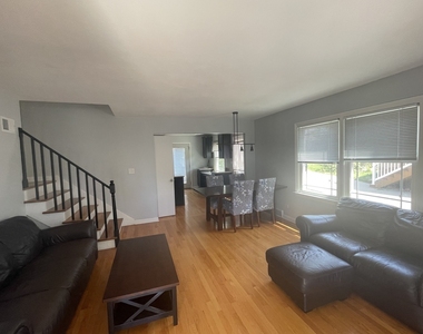 801 S Fairfield Avenue - Photo Thumbnail 5