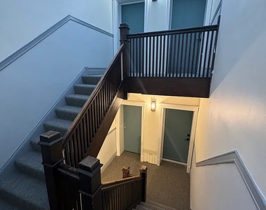 5623 S Prairie Avenue - Photo Thumbnail 2