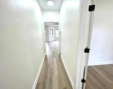 5623 S Prairie Avenue - Photo Thumbnail 9