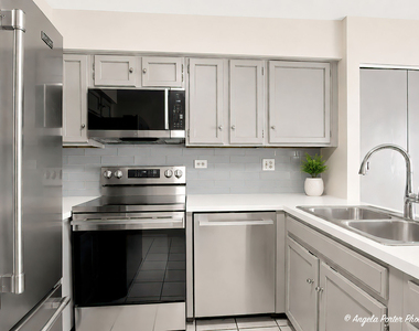 246 Shadowbend Drive - Photo Thumbnail 3
