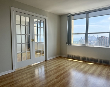 655 W Irving Park Road - Photo Thumbnail 9