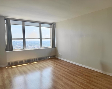 655 W Irving Park Road - Photo Thumbnail 7