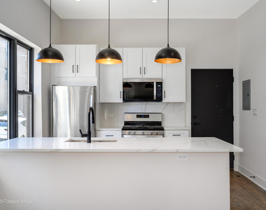 846 N Ashland Avenue - Photo Thumbnail 3
