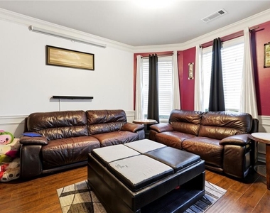 268 Oak Road - Photo Thumbnail 4