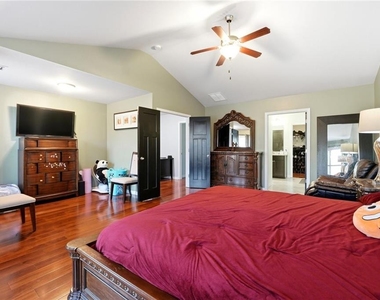 268 Oak Road - Photo Thumbnail 14