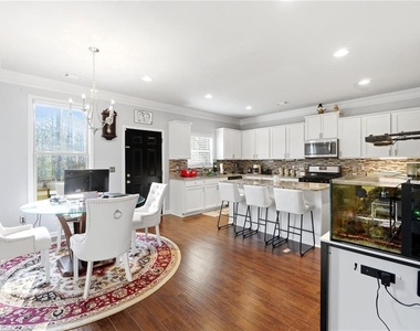 268 Oak Road - Photo Thumbnail 5
