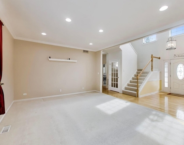 501 Tuscany Drive - Photo Thumbnail 4