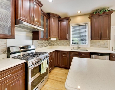 501 Tuscany Drive - Photo Thumbnail 11