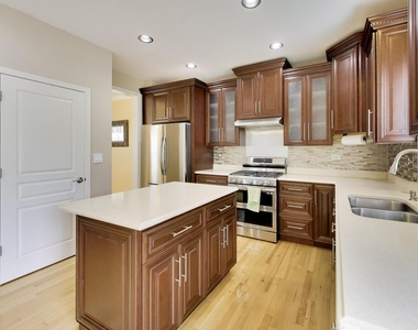 501 Tuscany Drive - Photo Thumbnail 9