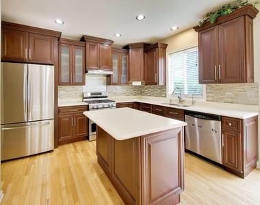 501 Tuscany Drive - Photo Thumbnail 10