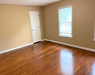 8067 Creekstone Way - Photo Thumbnail 7