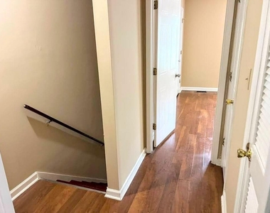 8067 Creekstone Way - Photo Thumbnail 15