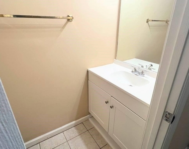 8067 Creekstone Way - Photo Thumbnail 17